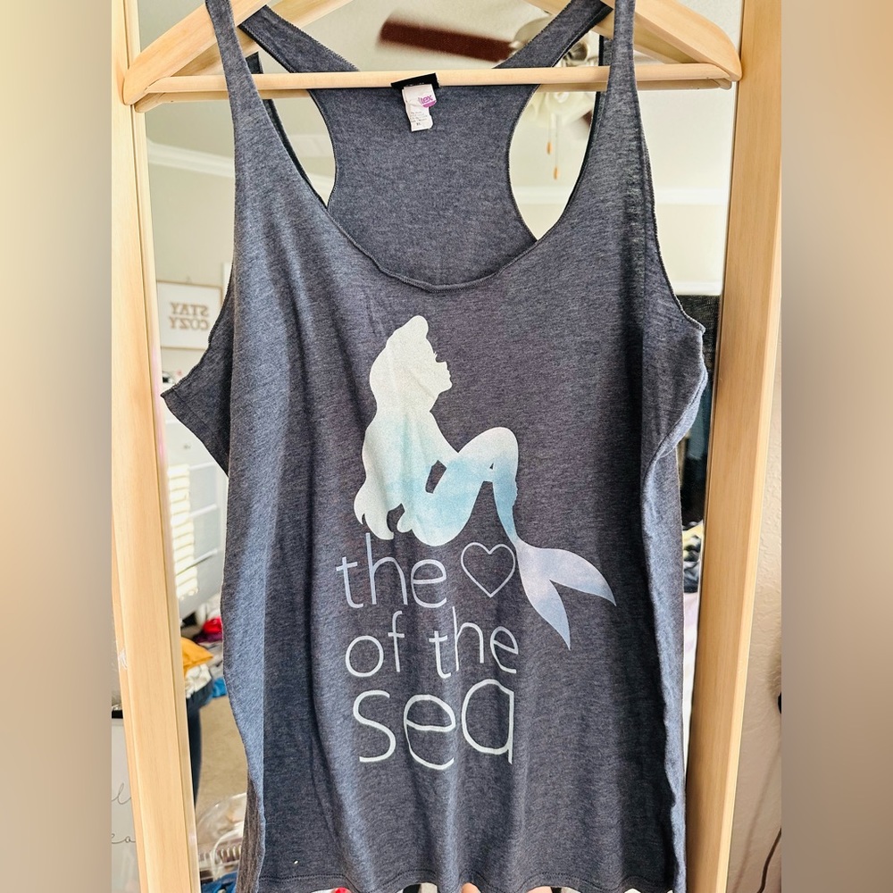 The Little Mermaid tee Ariel Tank size XXL sea women’s Disney ladies shirt top